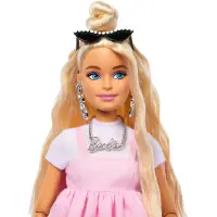 Barbie Deluxe Style-Puppe Nr. 3 mit pastellrosa Barbiecore-Kleid mit überdimensionaler Schleife und blonden Haaren